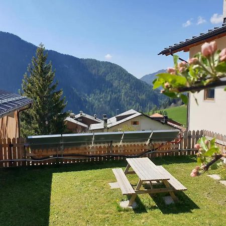 App Col Di Lana - Agriturismo La Majon Da Col Коле Санта Лучия Екстериор снимка